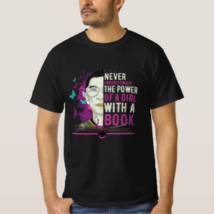 Camiseta RBG nunca subestima garota com livro
