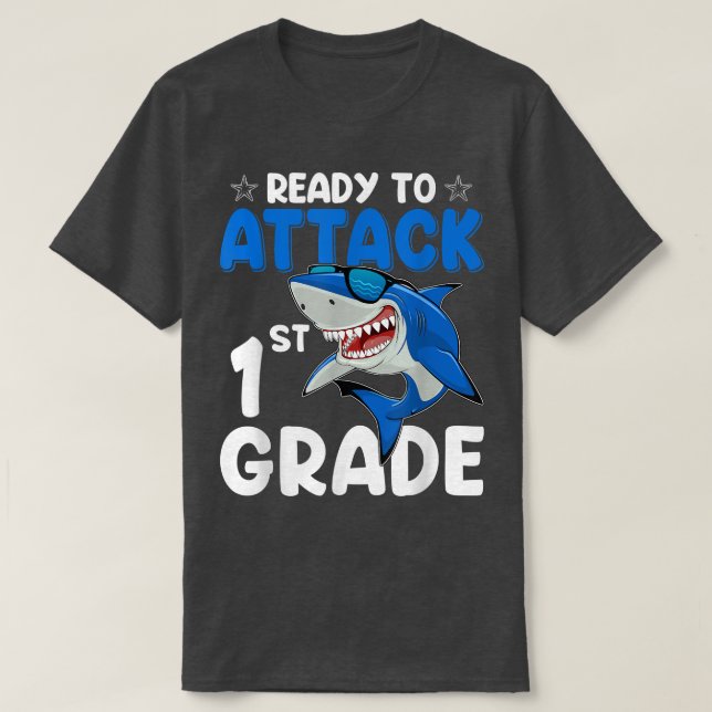 Camiseta Ready To Attack 1st Grade Shark First Grade Teache (Frente do Design)