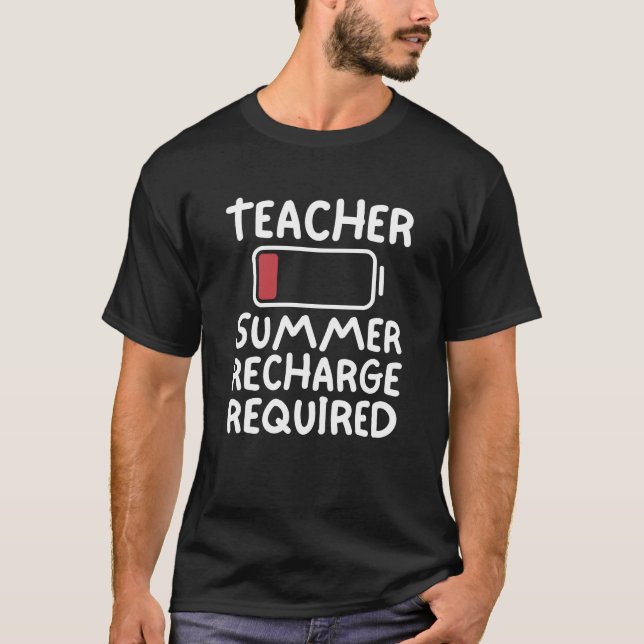 Camiseta Recarga de Verão do Professor Necessária (Frente)