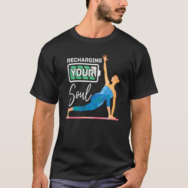 Camiseta Recarregando Sua Alma - Yoga - Pose Battery Relax (Frente)