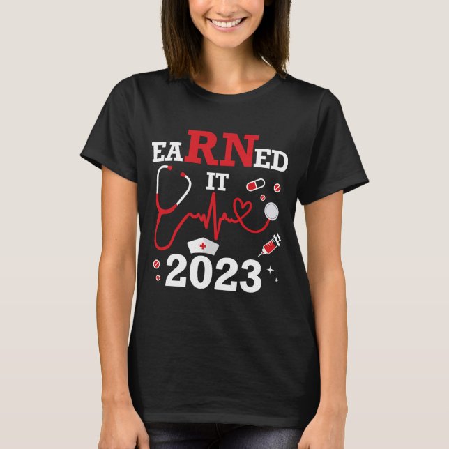 Camiseta Recebeu 2023 para a graduação em enfermagem ou a c (Frente)