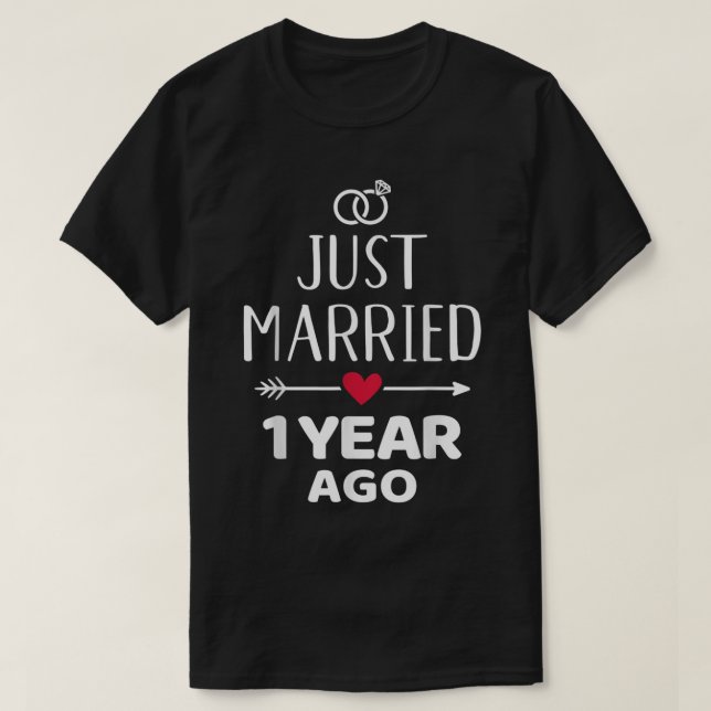 Camiseta Recem casados 1 ano atrás, aniversário de casament (Frente do Design)