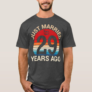 Camiseta Recem casados 29 Anos Atrás, Sua Esposa Casou Anni
