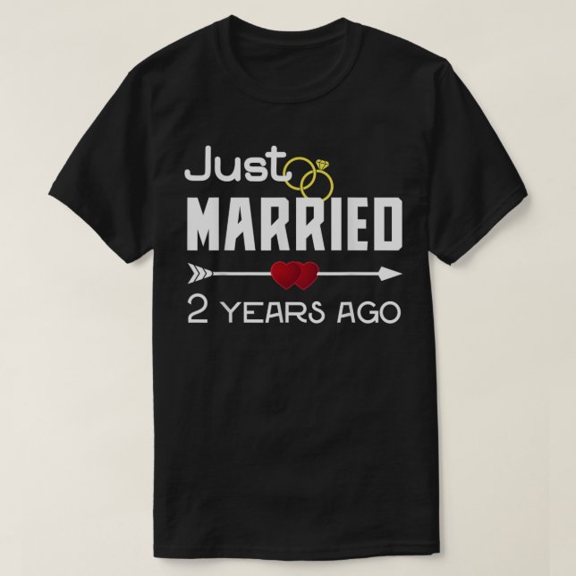 Camiseta Recem casados 2 Anos Atrás segundo Casamento (Frente do Design)