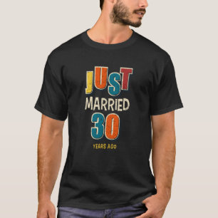 Camiseta Recem casados 30 Anos Atrás 30 de Casamento