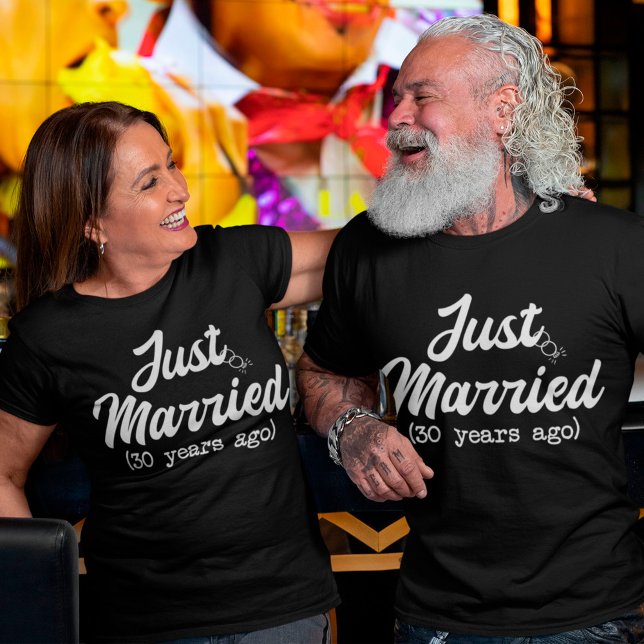 Camiseta Recem casados 30 de Aniversário 30 Anos Atrás (Criador carregado)