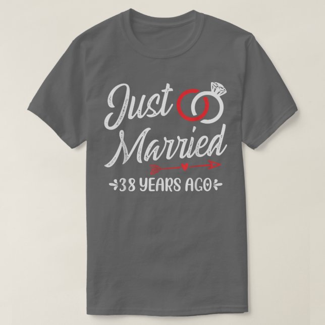 Camiseta Recem casados 38 Anos Atrás, Feliz 38º Casamento A (Frente do Design)
