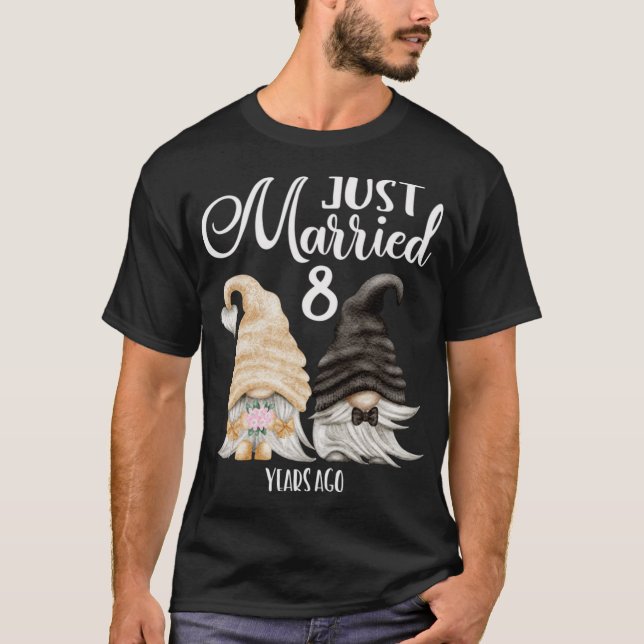 Camiseta recem casados de aniversário de 8 anos (Frente)