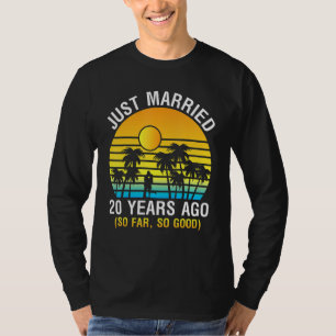 Camiseta Recem casados De Memória Esposa Do Marido Há 20 An