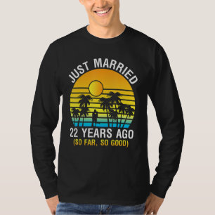 Camiseta Recem casados De Memória Esposa Do Marido Há 22 An