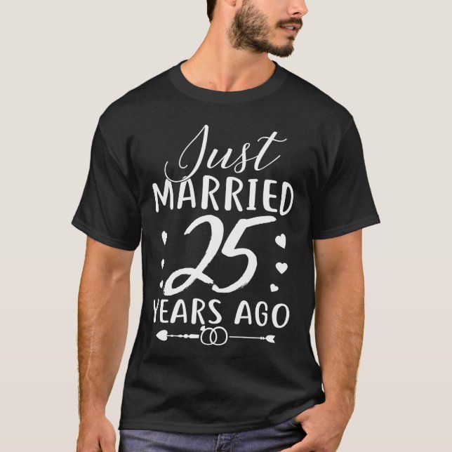 Camiseta Recem casados Há 25 Anos Correspondente Ao Casal (Frente)