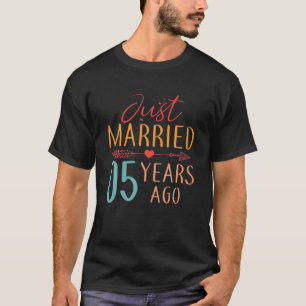 Camiseta Recem casados Há 5 Anos Atrás 5 Retro Casal Annive