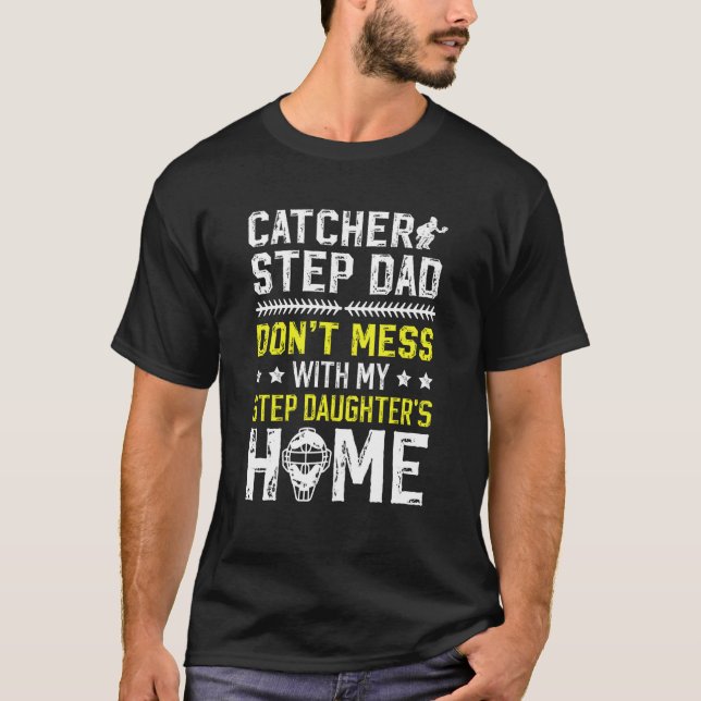 Camiseta Receptor de Softball Padrasto Engraçado Receptor d (Frente)