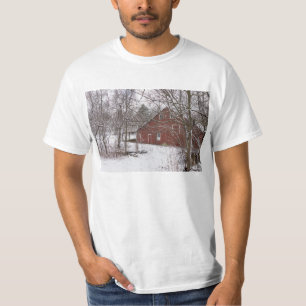 Camiseta Red Barn Na Neve