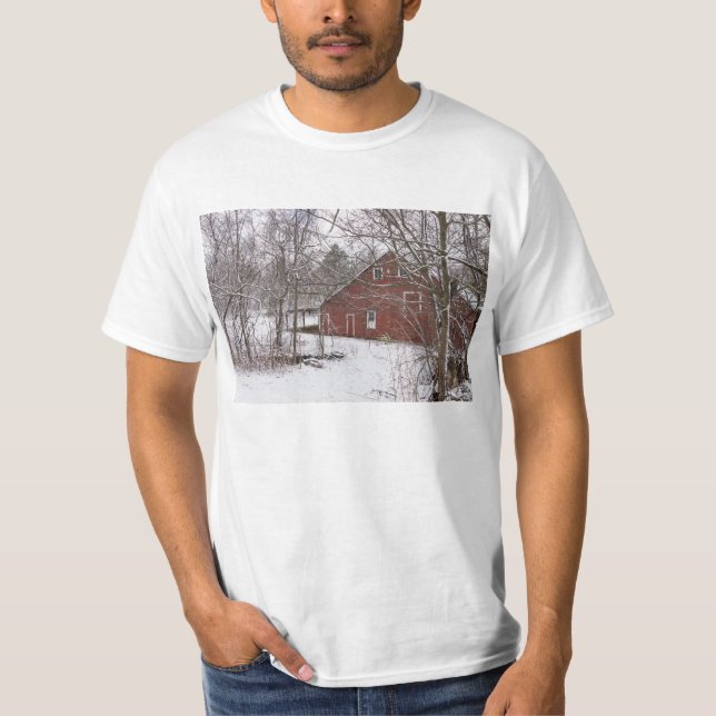 Camiseta Red Barn Na Neve (Frente)