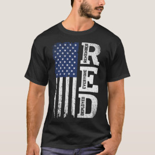 Camiseta RED Friday, Remember Everyone Deployed US Flag Arm