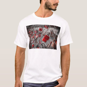 Camiseta Red Love Padlocks