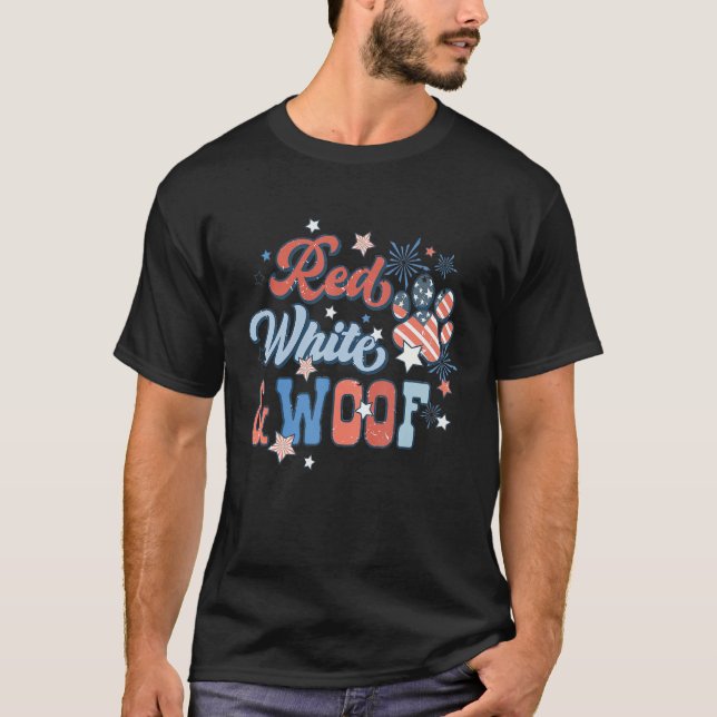 Camiseta Red White And Woof Patriotic Dog  USA Flag 4th Of  (Frente)