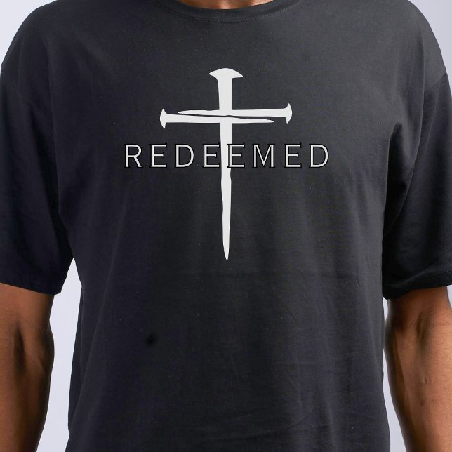 Camiseta Redeemed Ephesians 1:7 Black Nails Cross Christian (Criador carregado)