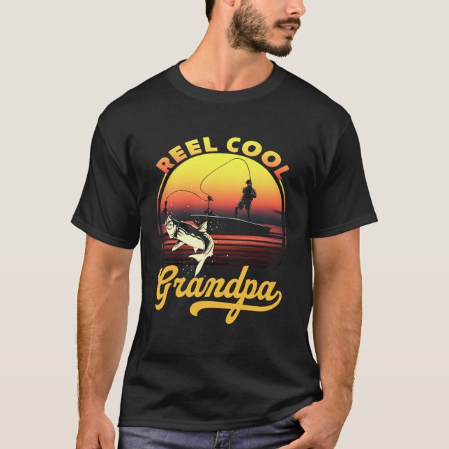 Camiseta Reel Cool Grandpa Fishing Papa (Frente)