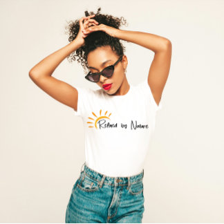 Camiseta "Refinado pela Natureza" Minimalista