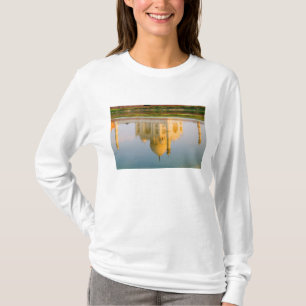 Camiseta Reflexo do famoso templo Taj Mahal no