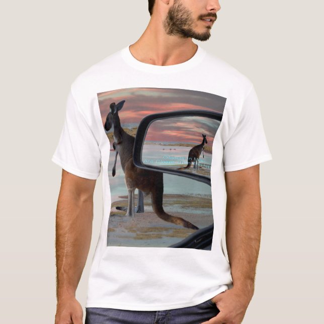 Camiseta "Reflexões da Natureza: Um canguru na Praia (Frente)