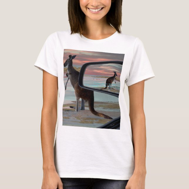 Camiseta "Reflexões da Natureza: Um canguru na Praia (Frente)