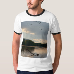 Camiseta Reflexos do Amanhã: Natureza pelo Lago