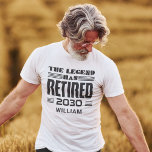 Camiseta Reforma Personalizada A Legenda Se Aposentou<br><div class="desc">Esta bela oferta de despedida é destinada a fazer o dia de alguém na festa de aposentadoria. Adicione o ano de retirada e um nome clicando no botão "Personalizar" acima. Faz um excelente deixando presente para seu melhor colega ou chefe</div>