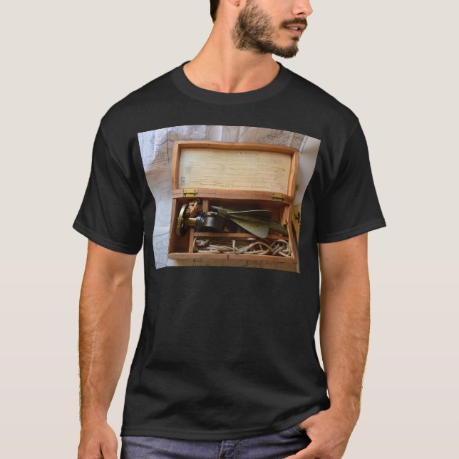 Camiseta Registro Antigo de Navio (Frente)
