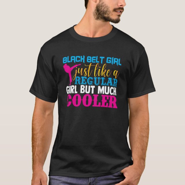 Camiseta Regular Girl Black Belt Girl Just Cooler Women Jok (Frente)