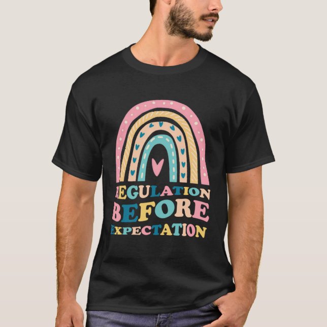 Camiseta Regulation Before Expectation Retro Neurodiversity (Frente)