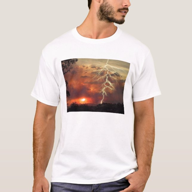 Camiseta relâmpago no por do sol (Frente)