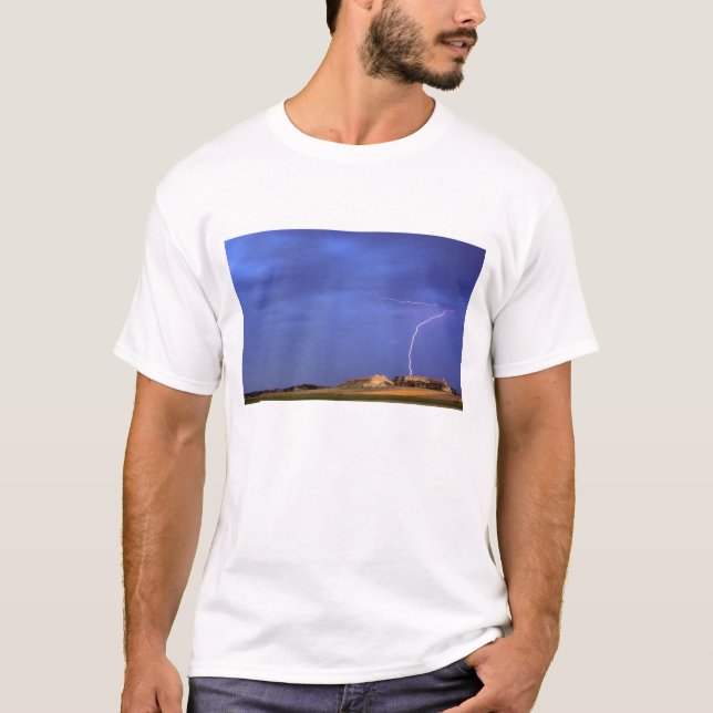 Camiseta Relâmpagos atingem montes perto de Scottsbluff (Frente)