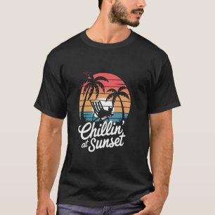 Camiseta Relaxando ao Pôr do Sol com Silhueta de Gato