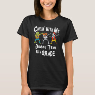 Camiseta Relaxando Com Meu Esqueleto de Abóbora Zumbi Dab 4
