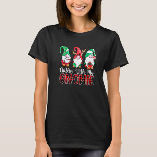Camiseta Relaxando Com Meu Gnome de Natal Família Combinand