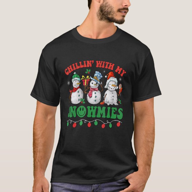 Camiseta Relaxando Com Meus Amigos de Neve Natal Professor  (Frente)