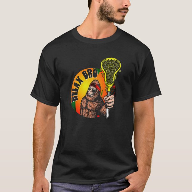 Camiseta Relaxe Bro Funny Sasquatch Lax Bigfoot Lacrosse Vi (Frente)