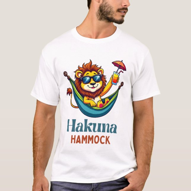 Camiseta Relaxe como um rei: Lion Hammock Design T-Shirt (Frente)