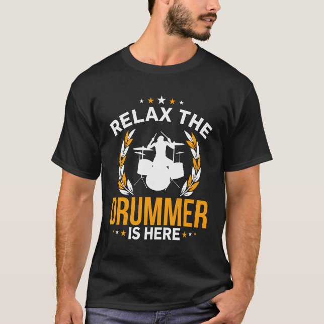 Camiseta Relaxe O Baterista Está Aqui O Instrumento Persion (Frente)