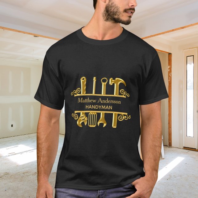 Camiseta Reparações em casa de ferramentas de ouro preto (Criador carregado)