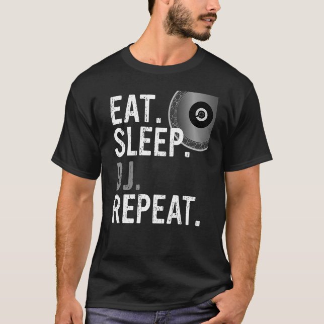 Camiseta Repetir DJ do Sono - Design DJ (Frente)