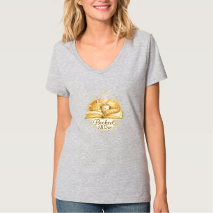 Camiseta Reservado o Dia Todo   Gato Aconchegante Lendo Aqu