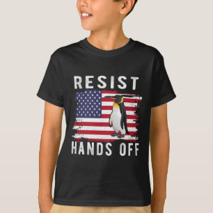 Camiseta Resist Pinguim Tire as Mãos da Nossa Divertida Ban