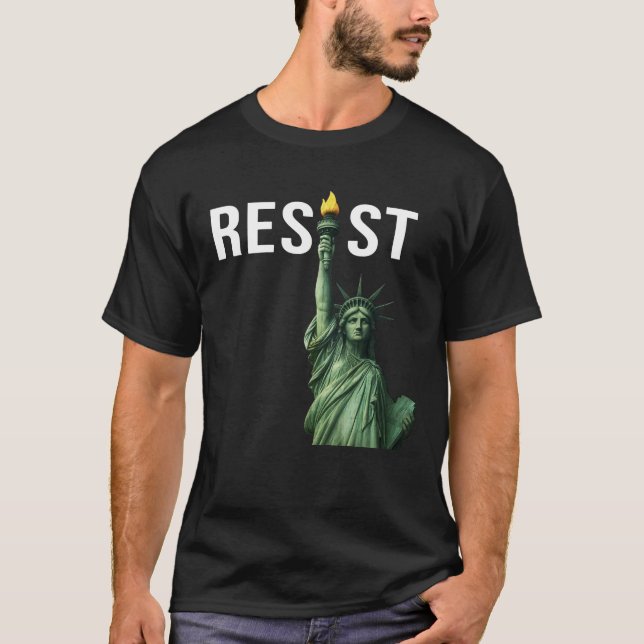 Camiseta RESIST: Statue of Liberty T-Shirt (Frente)