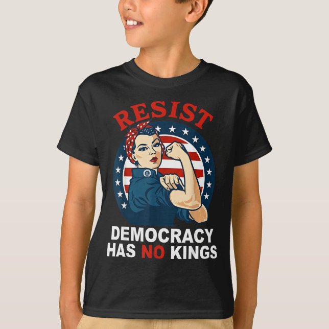 Camiseta Resistir A Democracia Tem Reis Mulher Menina Améri (Frente)