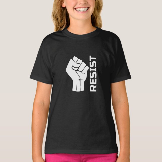 Camiseta Resistir com punho - em branco 0002 (Frente)