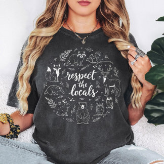 Camiseta Respect the Locals Woodland Animals Circle Design